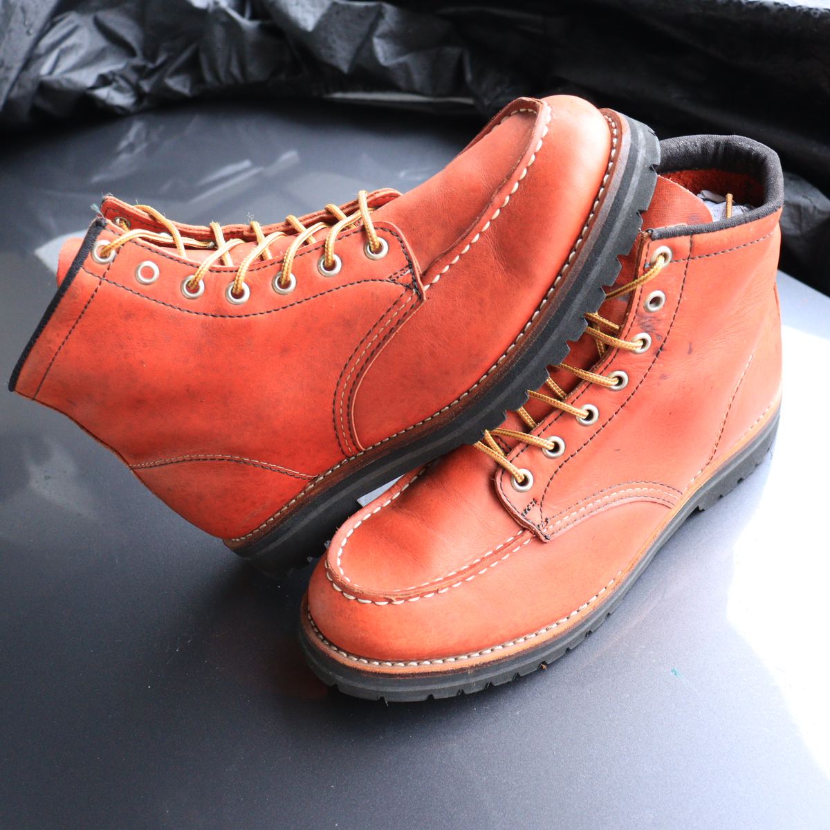 Red boots Moctoe รูปที่ 6